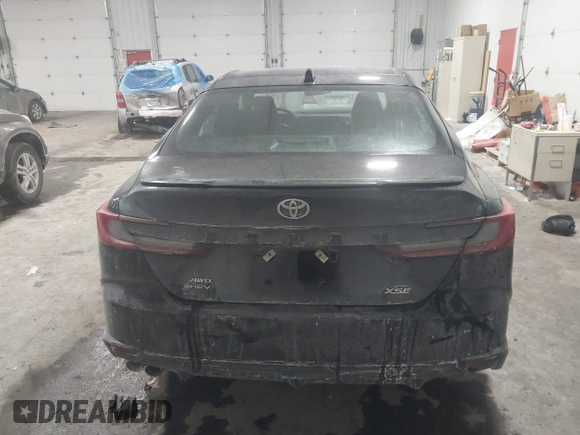 2025 Toyota Camry LE z VIN 4T1DBADK3SU509830, wystawiony jako IAAI lot #41642069 z przebiegiem 4 743 mil mil oraz . Historia ofert i sprzedaży dostępna na DreamBid. Obrazek 16.
