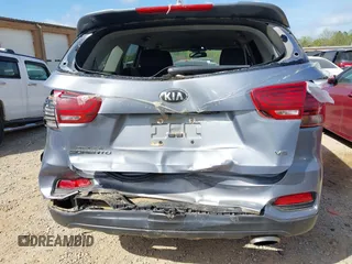 2020 Kia Sorento S z VIN 5XYPG4A57LG667674, wystawiony jako IAAI lot #41956371 z przebiegiem 103 976 mil mil oraz . Historia ofert i sprzedaży dostępna na DreamBid. Obrazek 6.