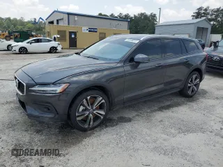 2025 Volvo V60 Plus z VIN YV4L12WK3S2149151, wystawiony jako Copart lot #58997305 z przebiegiem 4 263 mil mil oraz Czysty tytuł • Clean title. Historia ofert i sprzedaży dostępna na DreamBid. Obrazek 1.