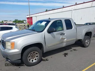 2008 GMC Sierra 1500 Work Truck z VIN 2GTEC19C381102196, wystawiony jako IAAI lot #42212449 z przebiegiem 213 361 mil mil oraz . Historia ofert i sprzedaży dostępna na DreamBid. Obrazek 6.