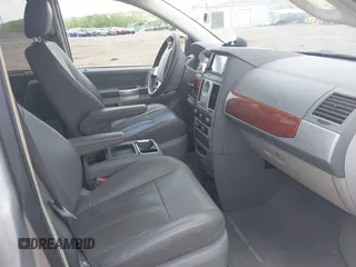 2008 Chrysler Town & Country Touring with VIN 2A8HR54P78R838906, listed as a IAAI auction lot 42203581 with 150,000 mi miles and . Bid and sale history available at DreamBid. Image 5.