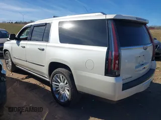 2015 Cadillac Escalade ESV Platinum z VIN 1GYS4UKJ3FR564718, wystawiony jako IAAI lot #41085166 z przebiegiem Nie podano mil oraz . Historia ofert i sprzedaży dostępna na DreamBid. Obrazek 3.