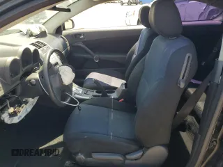 2005 Scion tC z VIN JTKDE177650047383, wystawiony jako Copart lot #55149305 z przebiegiem 176 083 mil mil oraz Szkody całkowita. Historia ofert i sprzedaży dostępna na DreamBid. Obrazek 7.