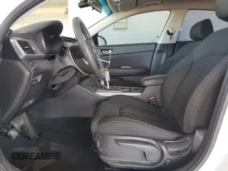 2019 Kia Optima LX z VIN 5XXGT4L39KG336198, wystawiony jako Copart lot #58867975 z przebiegiem 83 992 mil mil oraz Szkoda całkowita • Salvage title. Historia ofert i sprzedaży dostępna na DreamBid. Obrazek 7.