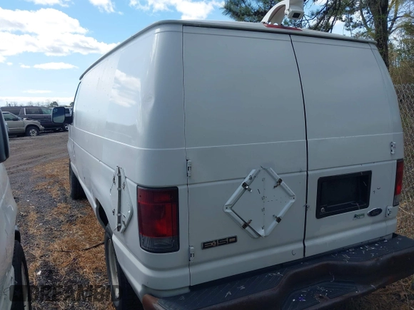 2010 Ford Econoline Cargo Commercial with VIN 1FTNE1EW0ADA91307, listed as a IAAI auction lot 41833965 with 160,419 mi miles. Bid and sale history available at carsss.com. Image 3.