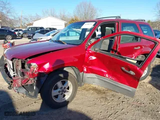 2007 Ford Escape XLS with VIN 1FMYU02Z87KA40260, listed as a IAAI auction lot 41588287 with 188,144 mi miles. Bid and sale history available at carsss.com. Image 2.