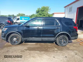 2017 Ford Police Interceptor Utility with VIN 1FM5K8AT7HGB55148, listed as a IAAI auction lot 40736361 with 100,962 mi miles and . Bid and sale history available at DreamBid. Image 14.