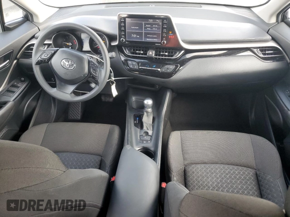 2021 Toyota C-HR LE z VIN NMTKHMBXXMR130792, wystawiony jako Copart lot #54854625 z przebiegiem 27 478 mil mil oraz Nie do naprawy • Non repairable. Historia ofert i sprzedaży dostępna na DreamBid. Obrazek 8.