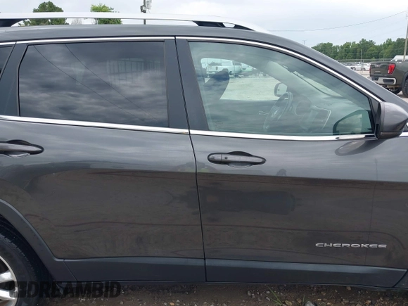 2017 Jeep Cherokee Limited z VIN 1C4PJLDB4HW521787, wystawiony jako IAAI lot #42384718 z przebiegiem 96 819 mil mil oraz . Historia ofert i sprzedaży dostępna na DreamBid. Obrazek 14.