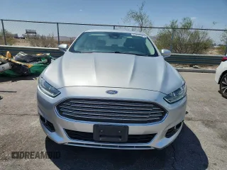 2014 Ford Fusion Titanium with VIN 3FA6P0SU2ER164109, listed as a Copart auction lot 62234175 with 130,324 mi miles and Clean title. Bid and sale history available at DreamBid. Image 5.