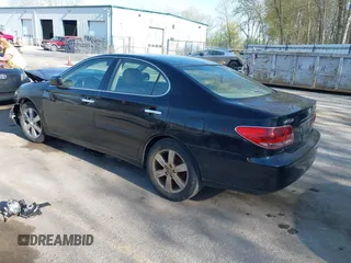 2005 Lexus ES 330 with VIN JTHBA30G255107662, listed as a IAAI auction lot 42128086 with 162,245 mi miles. Bid and sale history available at carsss.com. Image 3.