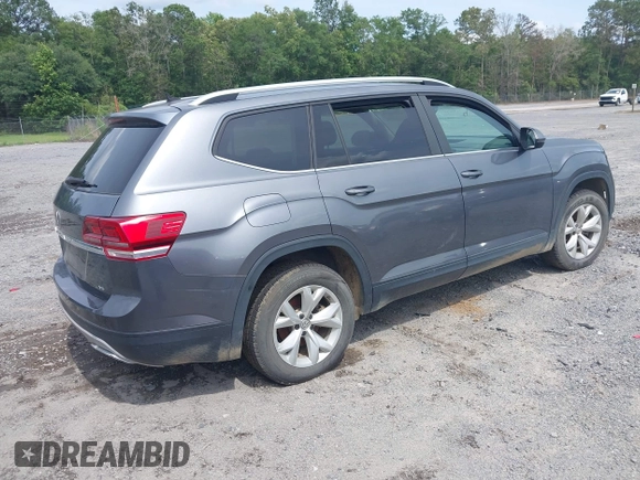 2018 Volkswagen Atlas SE with VIN 1V2CR2CA2JC505488, listed as a IAAI auction lot 42396518 with 92,806 mi miles and . Bid and sale history available at DreamBid. Image 4.