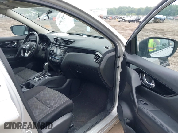 2017 Nissan Rogue SV with VIN JN1BJ1CR0HW120172, listed as a IAAI auction lot 42432543 with 116,938 mi miles and . Bid and sale history available at DreamBid. Image 5.