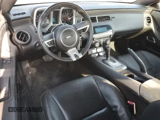 2010 Chevrolet Camaro 2SS z VIN 2G1FK1EJ4A9185780, wystawiony jako Copart lot #51762515 z przebiegiem 86 192 mil mil oraz Szkoda całkowita • Salvage title. Historia ofert i sprzedaży dostępna na DreamBid. Obrazek 8.