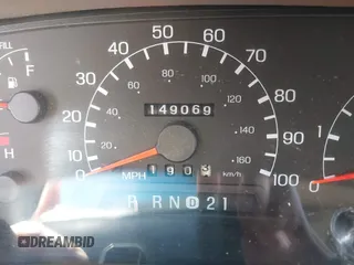2000 Ford Super Duty F-250 XL with VIN 1FTNX21S9YEA04155, listed as a IAAI auction lot 42136440 with 149,069 mi miles. Bid and sale history available at carsss.com. Image 7.