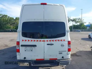 2013 Nissan NV Cargo SV z VIN 1N6BF0LY9DN114044, wystawiony jako IAAI lot #39906440 z przebiegiem 238 850 mil mil oraz . Historia ofert i sprzedaży dostępna na DreamBid. Obrazek 13.