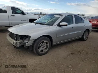 2009 Volvo S60 2.5T with VIN YV1RS592992737826, listed as a Copart auction lot 43175005 with 116,400 mi miles and Salvage Title. Bid and sale history available at carsss.com. Image 1.