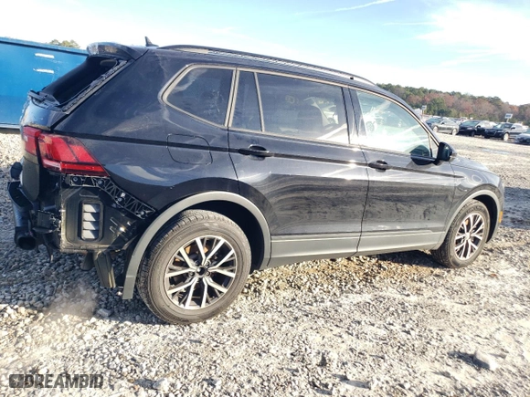 2021 Volkswagen Tiguan S with VIN 3VV1B7AX5MM044258, listed as a Copart auction lot 83335654 with 26,038 mi miles and Salvage Title. Bid and sale history available at carsss.com. Image 3.