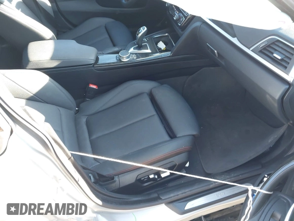 2020 BMW 4 Series 430i xDrive z VIN WBA4J3C03LCD21710, wystawiony jako IAAI lot #41768173 z przebiegiem 53 004 mil mil oraz . Historia ofert i sprzedaży dostępna na DreamBid. Obrazek 5.