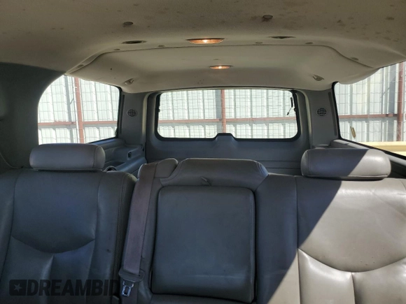 2004 Chevrolet Suburban LT with VIN 1GNEC16ZX4J237711, listed as a Copart auction lot 48669395 with 256,433 mi miles and Salvage Title. Bid and sale history available at carsss.com. Image 10.