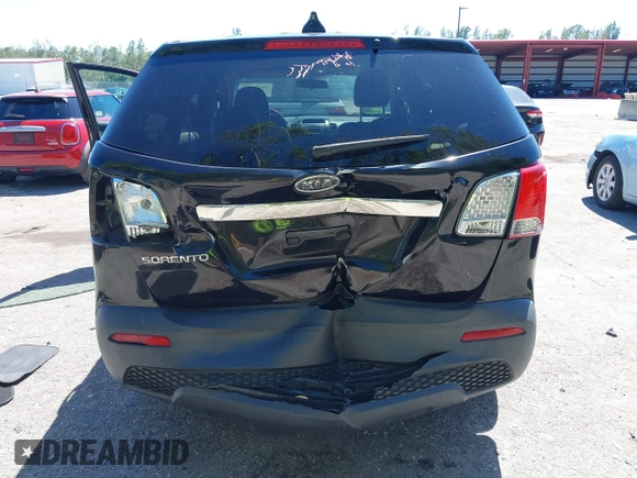 2011 Kia Sorento LX with VIN 5XYKT3A12BG033992, listed as a IAAI auction lot 41832461 with 175,808 mi miles. Bid and sale history available at carsss.com. Image 6.