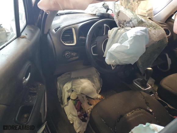 2018 Jeep Renegade Latitude with VIN ZACCJBBB1JPG85786, listed as a Copart auction lot 47634235 with NaN miles and Non Repairable. Bid and sale history available at carsss.com. Image 8.