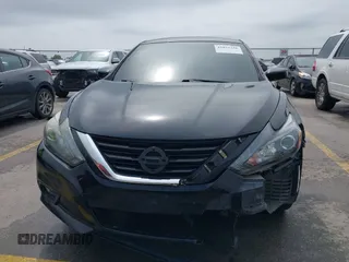 2017 Nissan Altima SV z VIN 1N4AL3AP4HC215163, wystawiony jako IAAI lot #41972238 z przebiegiem 147 627 mil mil oraz . Historia ofert i sprzedaży dostępna na DreamBid. Obrazek 6.