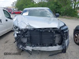 2025 Toyota Tundra SR z VIN 5TFLA5DB9SX243982, wystawiony jako IAAI lot #42139822 z przebiegiem 9198 mil mil oraz . Historia ofert i sprzedaży dostępna na DreamBid. Obrazek 11.