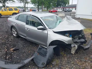 2013 Volkswagen Passat SE с VIN 1VWBP7A33DC041410, выставлен на аукционе IAAI как лот 42427033 с пробегом Не указан миль и . История ставок и продаж доступна на DreamBid. Изображение 1.