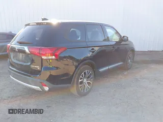 2018 Mitsubishi Outlander SE z VIN JA4AD3A32JJ003961, wystawiony jako IAAI lot #42297776 z przebiegiem 164 117 mil mil oraz . Historia ofert i sprzedaży dostępna na DreamBid. Obrazek 4.
