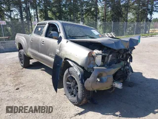 2010 Toyota Tacoma with VIN 3TMMU4FN4AM022548, listed as a IAAI auction lot 42028332 with 112,895 mi miles. Bid and sale history available at carsss.com. Image 1.