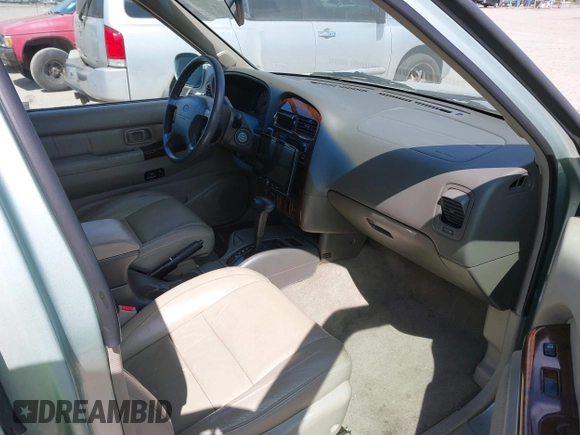 2000 Infiniti QX4 with VIN JNRAR07Y0YW078146, listed as a IAAI auction lot 42090142 with 178,360 mi miles and . Bid and sale history available at DreamBid. Image 5.