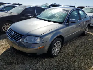 2003 Volkswagen Passat z VIN WVWPH23B03P338896, wystawiony jako Copart lot #74698014 z przebiegiem Nie podano mil oraz Nie do naprawy • Non repairable. Historia ofert i sprzedaży dostępna na DreamBid. Obrazek 1.