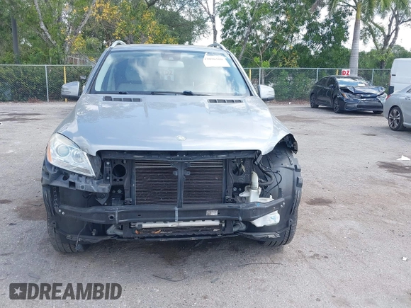 2012 Mercedes-Benz M ML 350 with VIN 4JGDA5HBXCA068916, listed as a IAAI auction lot 42096508 with 69,881 mi miles and . Bid and sale history available at carsss.com. Image 12.