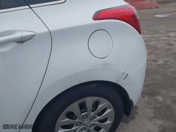 2016 Hyundai Elantra GT with VIN KMHD35LH5GU304625, listed as a IAAI auction lot 42003220 with 96,147 mi miles. Bid and sale history available at carsss.com. Image 13.