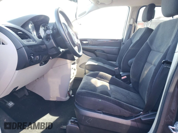 2017 Dodge Grand Caravan SE z VIN 2C4RDGBG8HR780586, wystawiony jako Copart lot #77265624 z przebiegiem 108 775 mil mil oraz Czysty tytuł • Clean title. Historia ofert i sprzedaży dostępna na DreamBid. Obrazek 7.