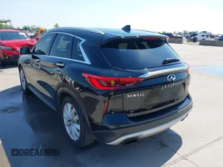 2019 Infiniti QX50 Essential z VIN 3PCAJ5M15KF112850, wystawiony jako IAAI lot #41978793 z przebiegiem 144 837 mil mil oraz . Historia ofert i sprzedaży dostępna na DreamBid. Obrazek 3.