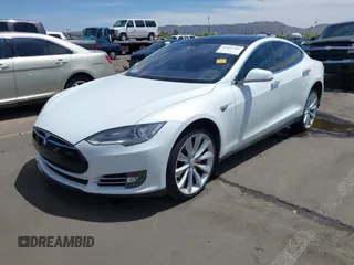 2014 Tesla Model S 60 z VIN 5YJSA1H13EFP33659, wystawiony jako IAAI lot #42101491 z przebiegiem 113 460 mil mil oraz . Historia ofert i sprzedaży dostępna na DreamBid. Obrazek 18.