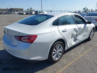 2019 Chevrolet Malibu LT with VIN 1G1ZD5ST1KF115201, listed as a IAAI auction lot 41998099 with 10,047 mi miles. Bid and sale history available at carsss.com. Image 4.