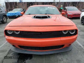 2016 Dodge Challenger R/T Scat Pack z VIN 2C3CDZFJXGH351790, wystawiony jako Copart lot #50971925 z przebiegiem 69 129 mil mil oraz Szkody całkowita. Historia ofert i sprzedaży dostępna na DreamBid. Obrazek 5.