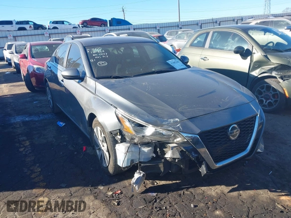 2019 Nissan Altima S with VIN 1N4BL4BV7KC100457, listed as a IAAI auction lot 41682304 with 42,703 mi miles and . Bid and sale history available at carsss.com. Image 1.
