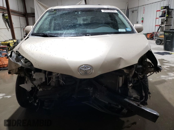 2013 Toyota Sienna XLE AAS with VIN 5TDYK3DCXDS380132, listed as a Copart auction lot 42227465 with 195,600 mi miles and Salvage Title. Bid and sale history available at carsss.com. Image 5.