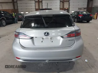 2012 Lexus CT 200h z VIN JTHKD5BH0C2112169, wystawiony jako IAAI lot #42091355 z przebiegiem 260 644 mil mil oraz . Historia ofert i sprzedaży dostępna na DreamBid. Obrazek 16.