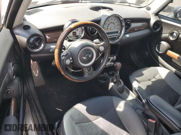2008 MINI Hardtop with VIN WMWMF33528TT64260, listed as a Copart auction lot 52642935 with 82,502 mi miles and Salvage Title. Bid and sale history available at DreamBid. Image 8.