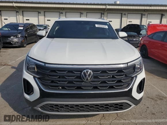 2024 Volkswagen Atlas SE с VIN 1V2KE2CA4RC221184, выставлен на аукционе Copart как лот 55039245 с пробегом 13 192 миль миль и Списание • Salvage title. История ставок и продаж доступна на DreamBid. Изображение 5.