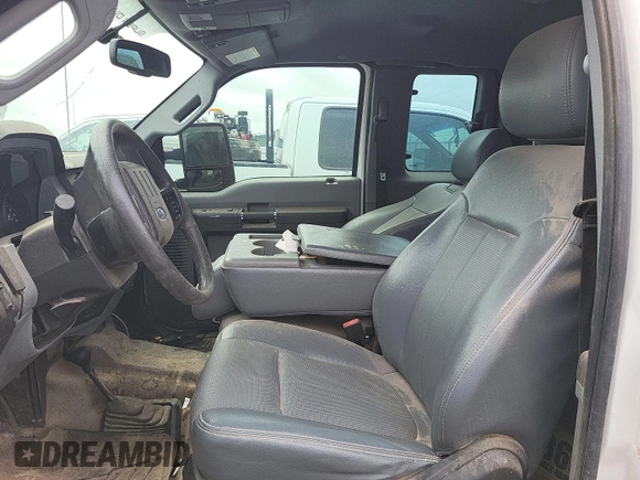 2015 Ford F-250 XLT z VIN 1FT7X2B62FEA41846, wystawiony jako IAAI lot #42740615 z przebiegiem 179 837 mil mil oraz . Historia ofert i sprzedaży dostępna na DreamBid. Obrazek 19.