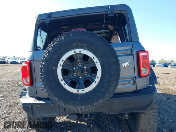 2022 Ford Bronco with VIN 1FMEE5DP0NLB85017, listed as a IAAI auction lot 41932975 with 22,514 mi miles. Bid and sale history available at carsss.com. Image 16.