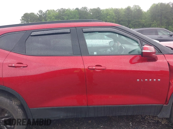 2021 Chevrolet Blazer LT z VIN 3GNKBCRS8MS563912, wystawiony jako IAAI lot #42209536 z przebiegiem Nie podano mil oraz . Historia ofert i sprzedaży dostępna na DreamBid. Obrazek 13.