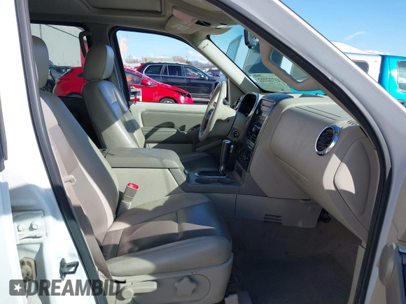 2006 Ford Explorer XLT with VIN 1FMEU73E66UA65376, listed as a IAAI auction lot 41732222 with 203,086 mi miles. Bid and sale history available at carsss.com. Image 5.