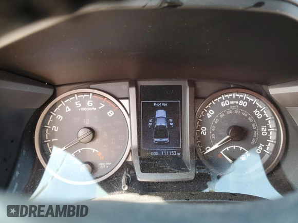 2018 Toyota Tacoma SR5 z VIN 5TFAZ5CN8JX055321, wystawiony jako Copart lot #60101445 z przebiegiem 111 153 mil mil oraz Szkoda całkowita • Salvage title. Historia ofert i sprzedaży dostępna na DreamBid. Obrazek 9.